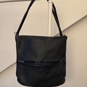Leather shoulder bag / backpack